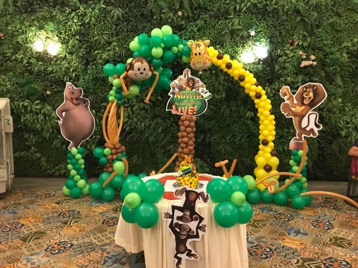 party artists Madagascar Themed Birthday Decorations